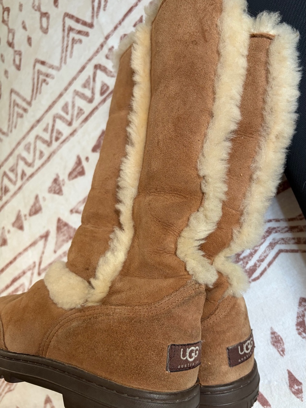 Women’s size 9 authentic Uggs - Picture 5 of 5